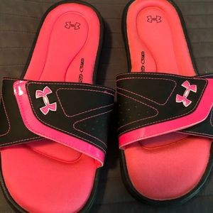 Ladies adjustable slides. Worn 2 times.